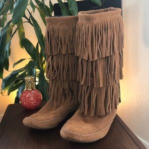 LC Laura Conrad fringe boots